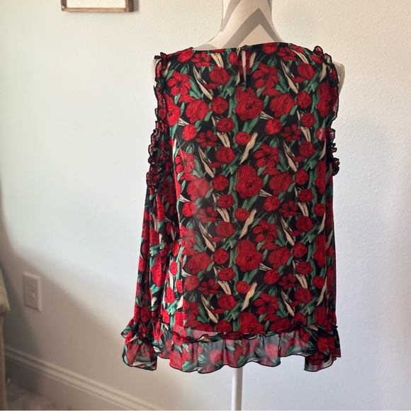 Women’s Krazy Kat Floral Cold Shoulder Blouse Size Medium Red Black Ruffle Hem - Picture 6 of 10